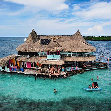Отель Casa En El Agua Tintipan Island Экстерьер фото