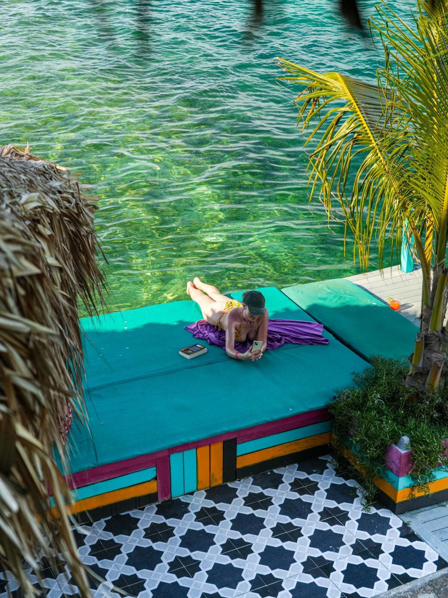 Отель Casa En El Agua Tintipan Island Экстерьер фото