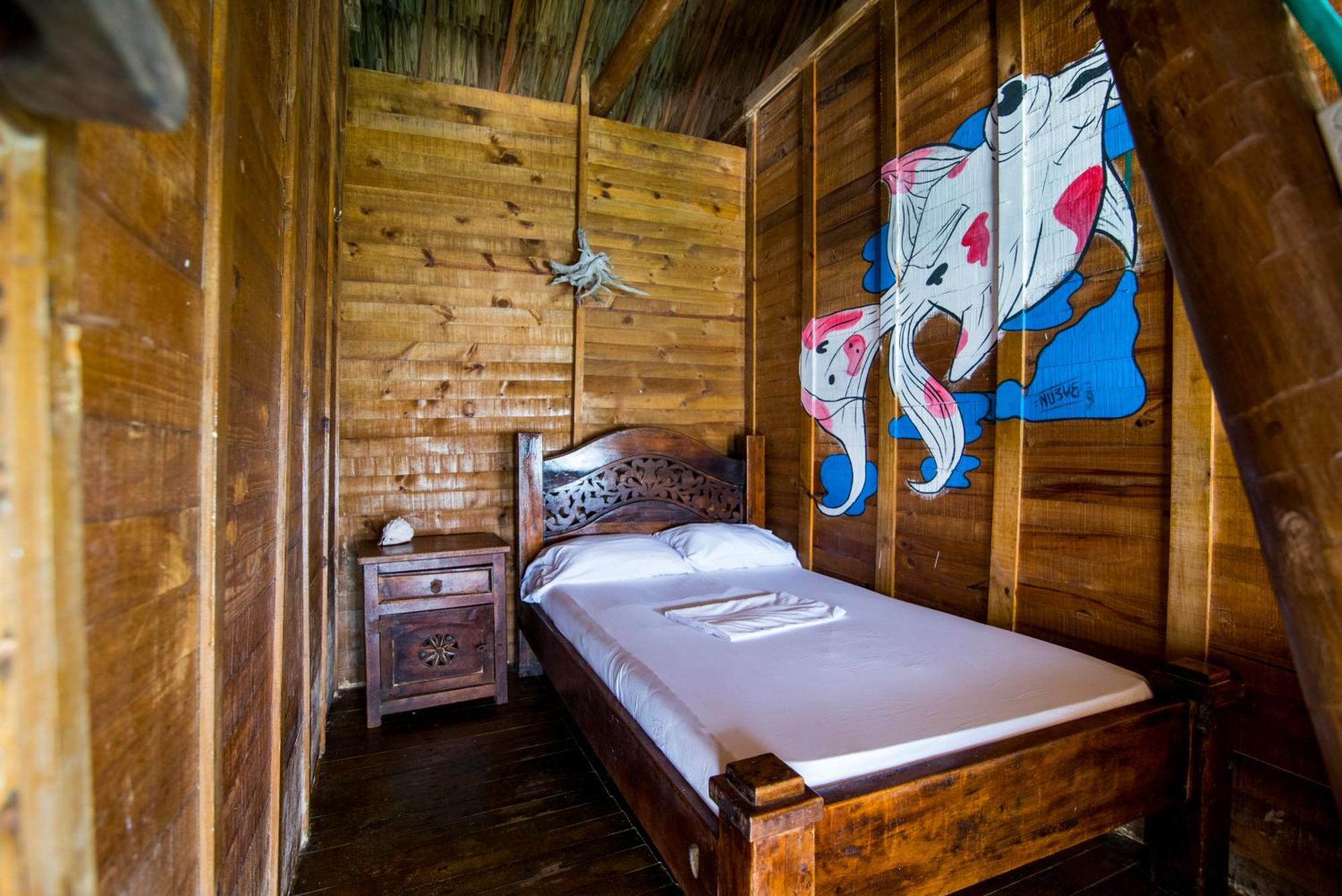 Отель Casa En El Agua Tintipan Island Экстерьер фото