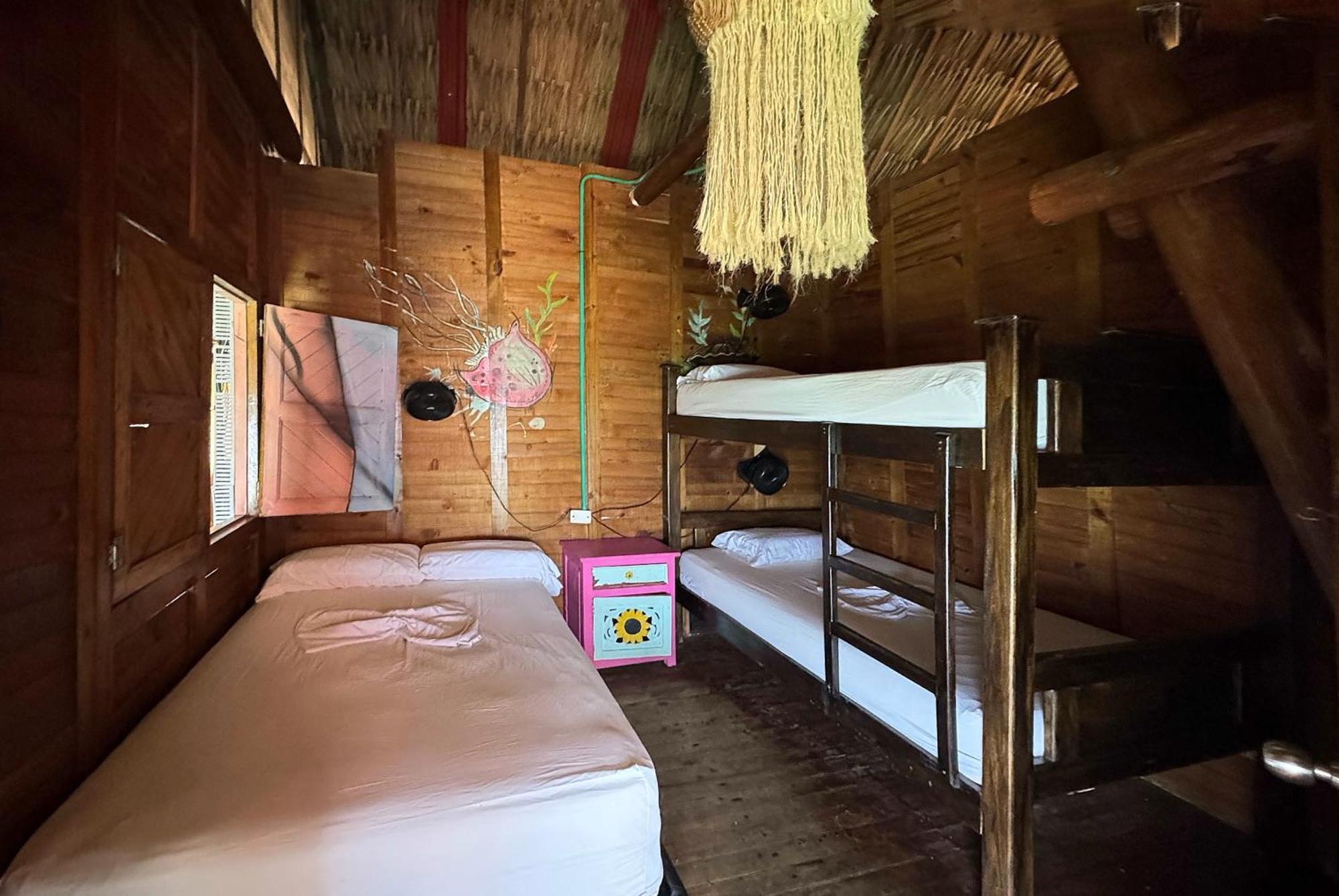 Отель Casa En El Agua Tintipan Island Экстерьер фото