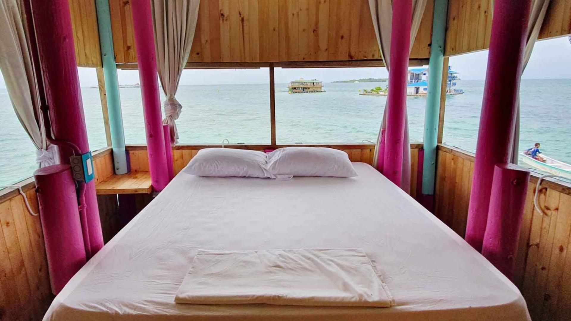 Отель Casa En El Agua Tintipan Island Экстерьер фото
