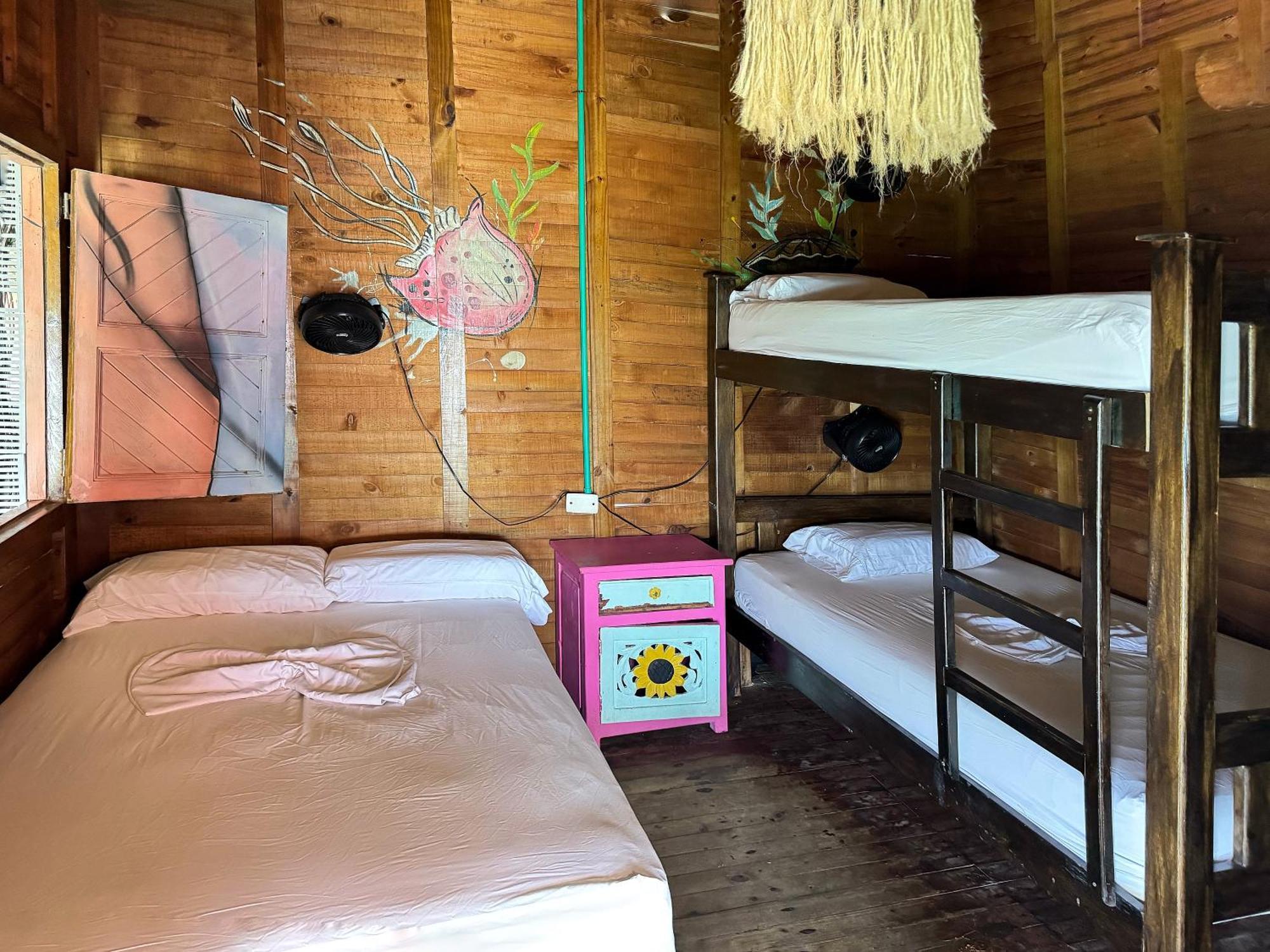 Отель Casa En El Agua Tintipan Island Экстерьер фото