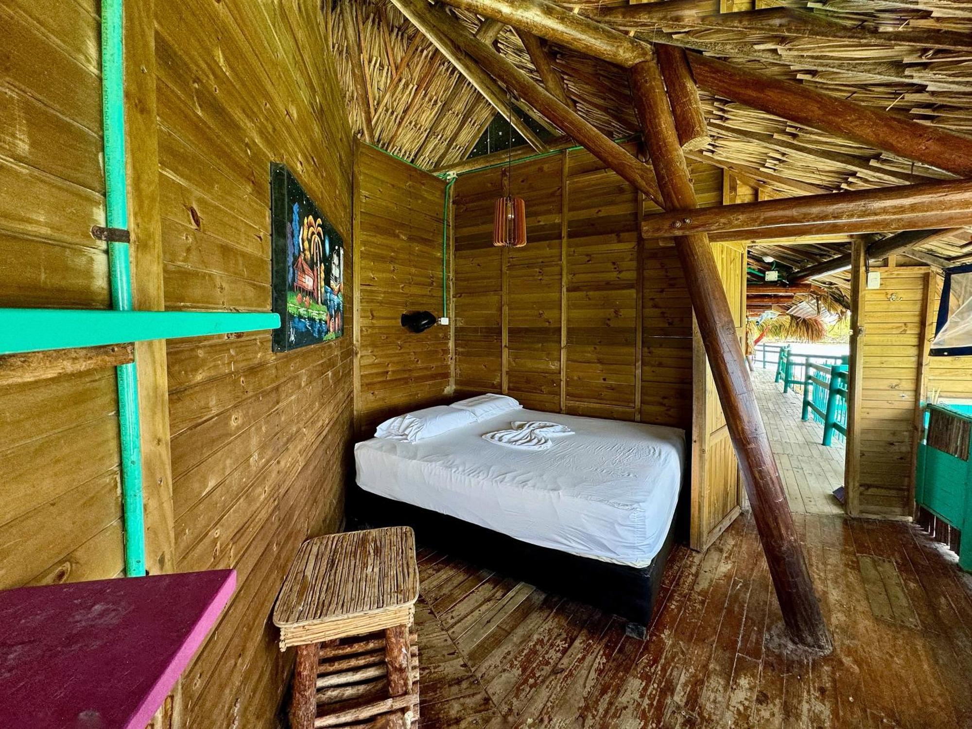 Отель Casa En El Agua Tintipan Island Экстерьер фото